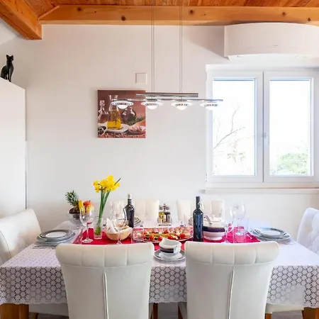 Chiefs - Kriste Lejlighed *